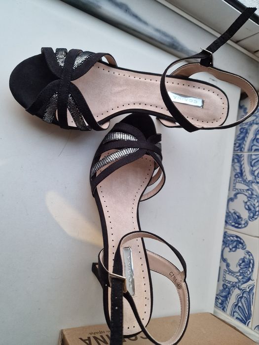 Sandalias pretas