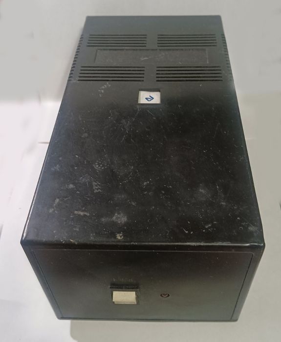 Корпуса від блоків живлення та UPS