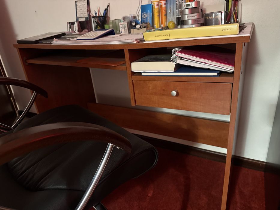 Secretaria em madeira