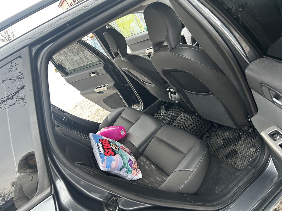 Авто Volvo V50 2009 рік