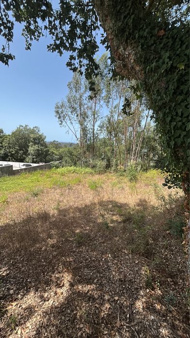 Vende se terreno para construção