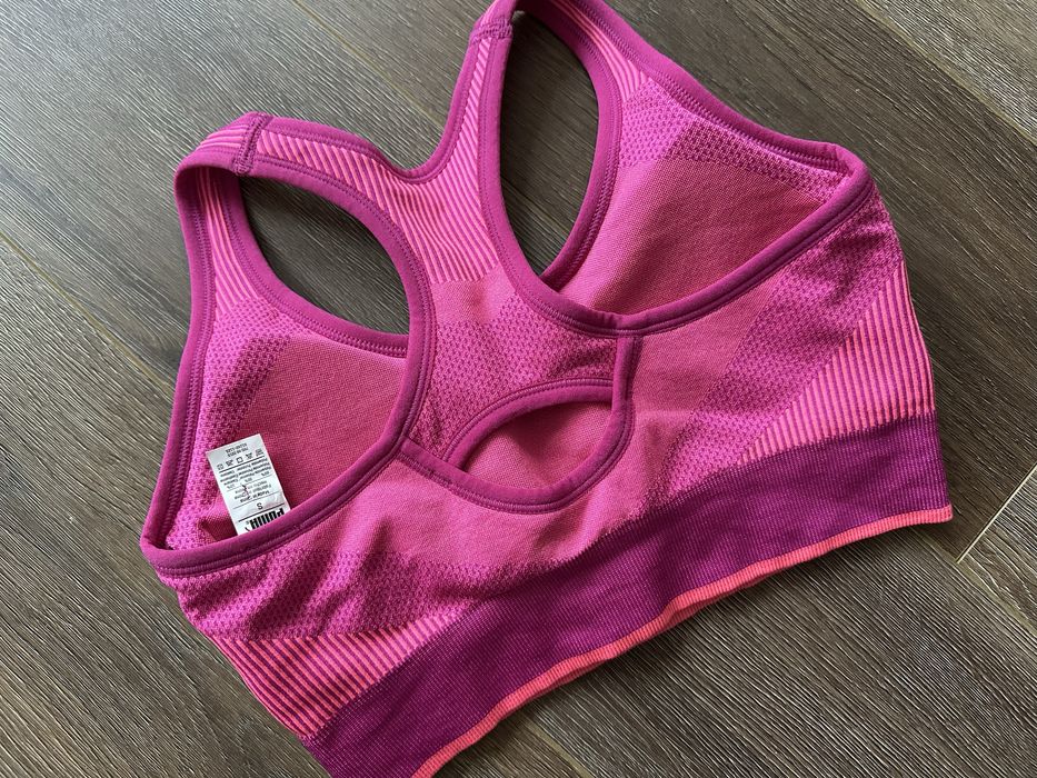 Спортивный топ puma р.s бюстгальтер женский