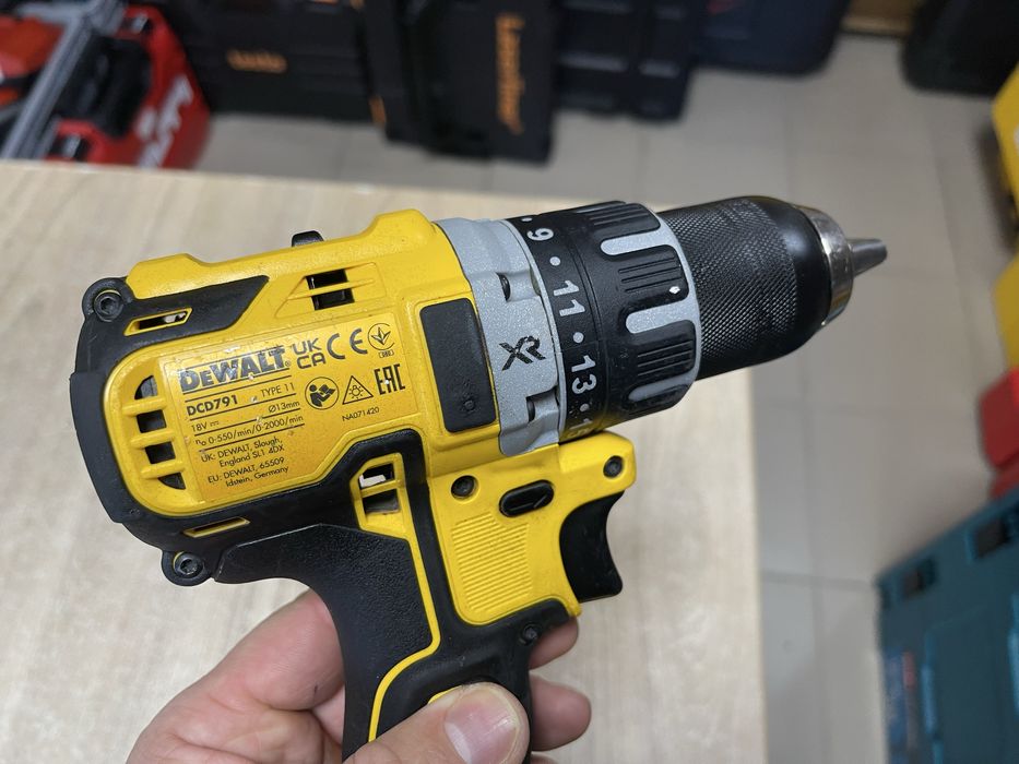 Dewalt DCD791 / безщітковий акумуляторний шуруповерт
