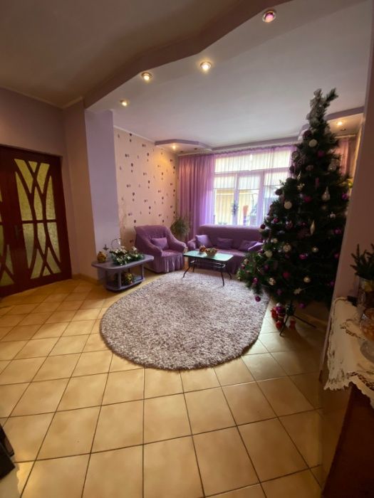 Продаж будинку в центральній частині міста