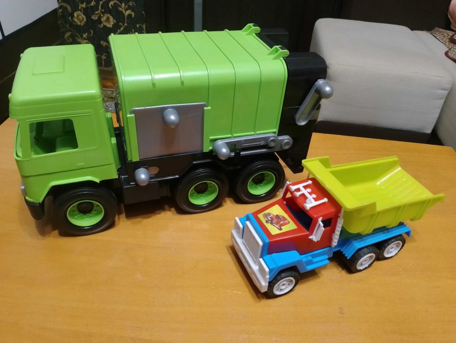 Детские игрушки машинки