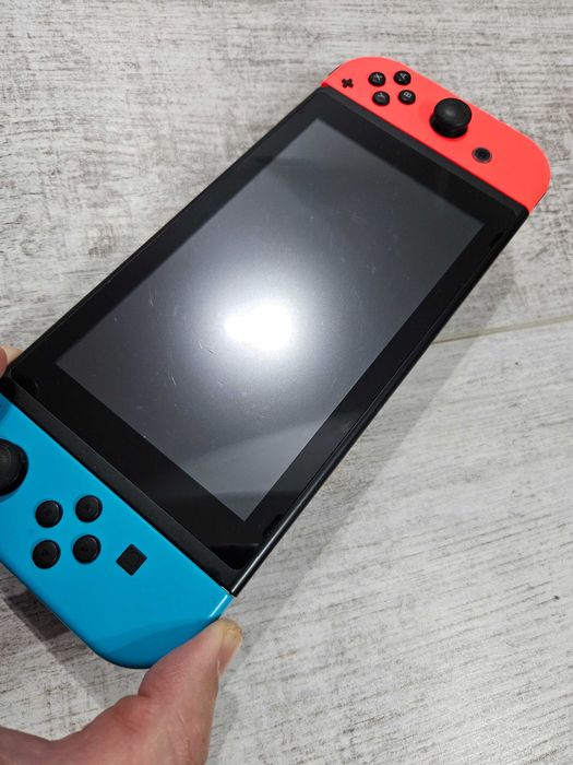 Nintendo Switch V2 Neon + karta 128 GB