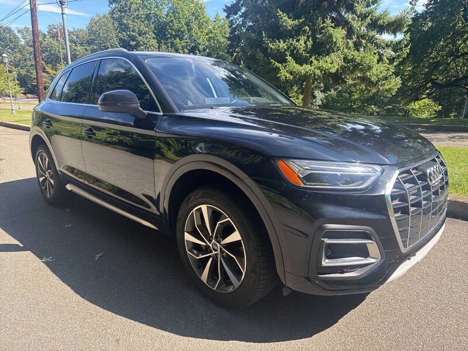 Audi Q5 quattro Premium Plus 45 TFSI      2021