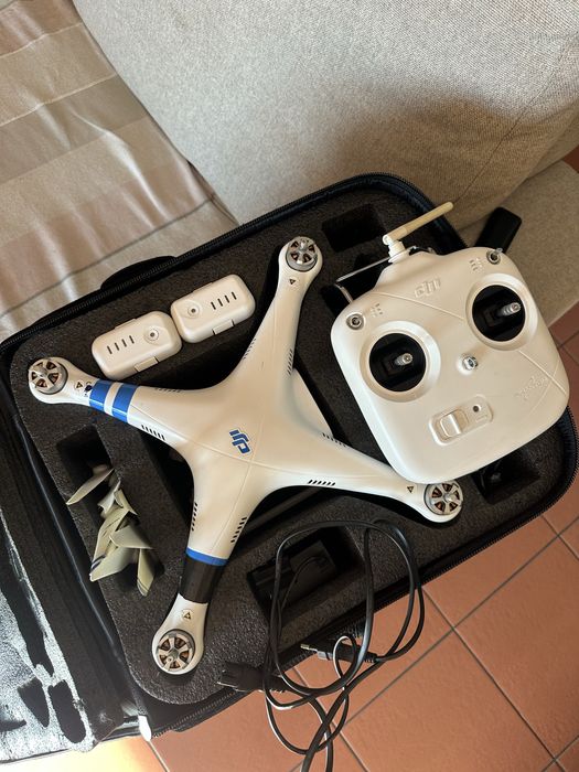 Drone DJI Phantom 3 Standard + Comando DJ6 + Mala