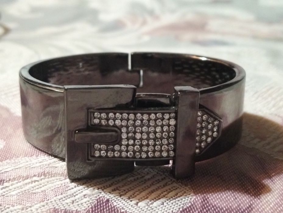 Pulseira em Ródio Negro com Cristais