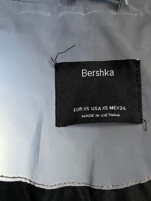 Зимова курточка укорочена Bershka
