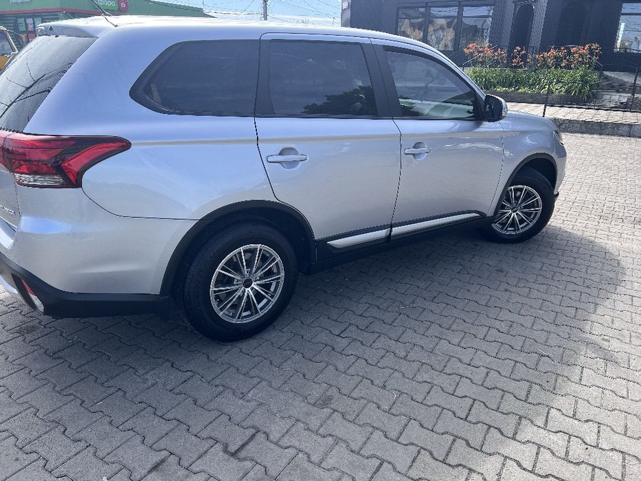 Mitsubishi Outlander III, 2016