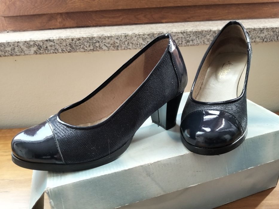 Sapatos fechados 34