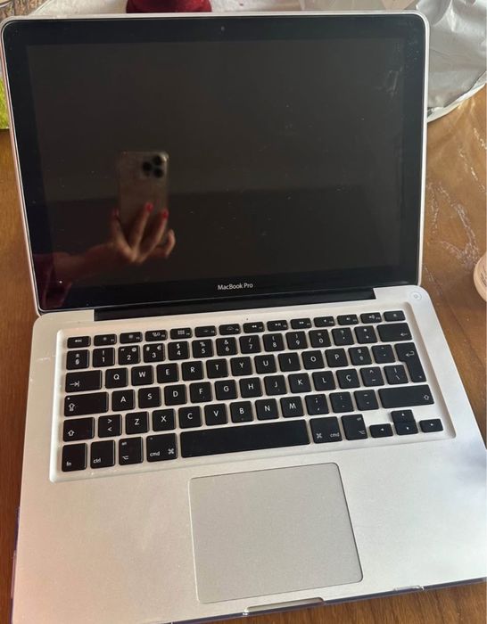 Late 2011 MacBook Pro, Original Box and Charger64298911740801122