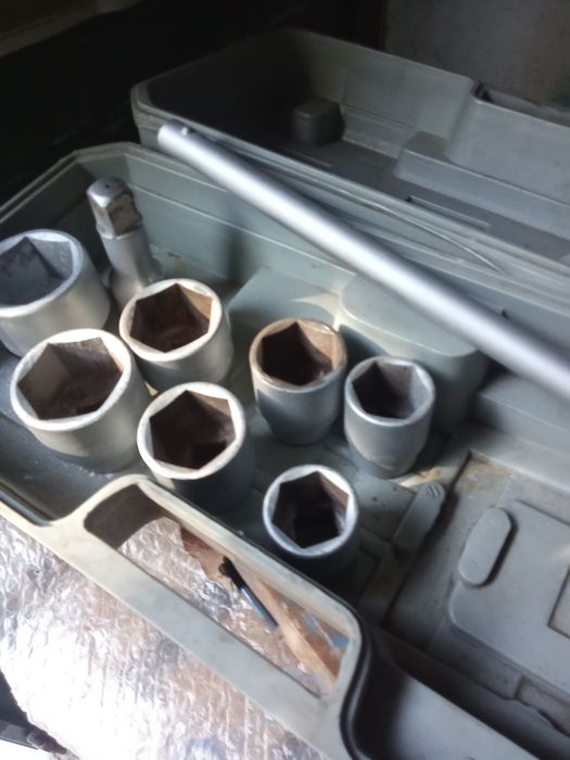 Conjunto chaves caixa. Roquete e acrescentos.