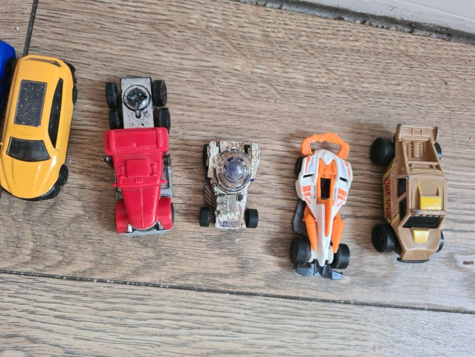 Zestaw auta samochody Hot Wheels i inne