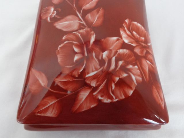 Caixa guarda jóias em porcelana pintada à mão