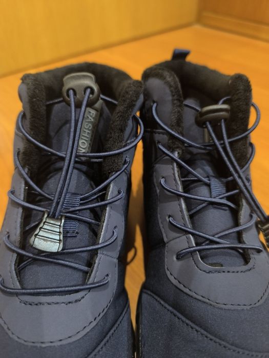 Botas quentes confortáveis