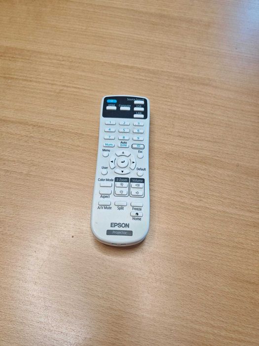 Projektor Epson bardzo mało używany (2 sztuki)