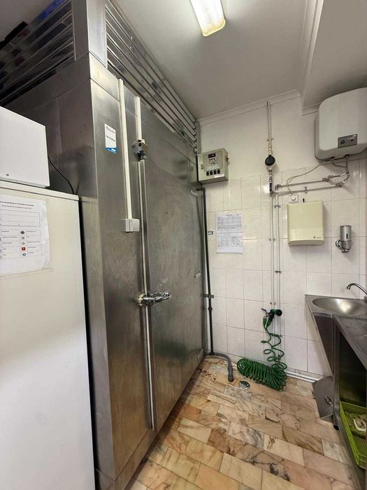 Trespasse Dark Kitchen equipada | Pronta a funcionar | Renda 620€