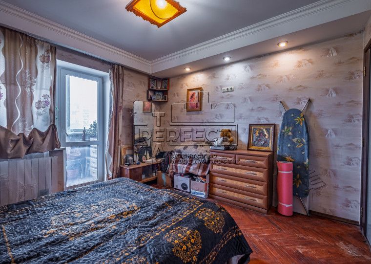 Продаж 3к квартири Чоколовський бульвар 18