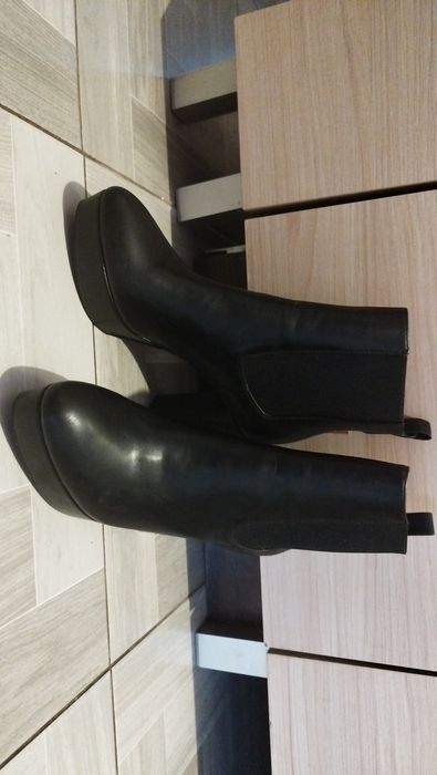 Buty na słupku ANNA FIELD