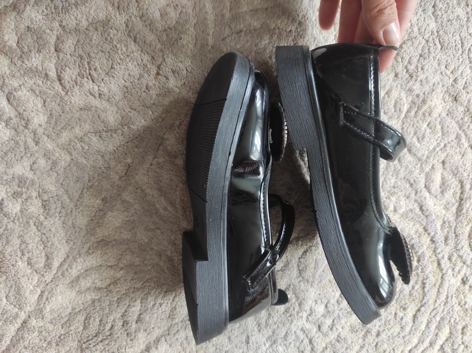 Туфлі для дівчинки