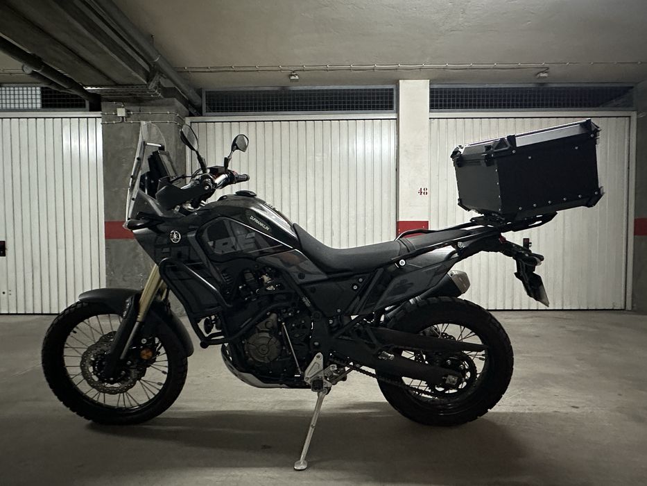 mota yamaha ténéré  pouco uso.