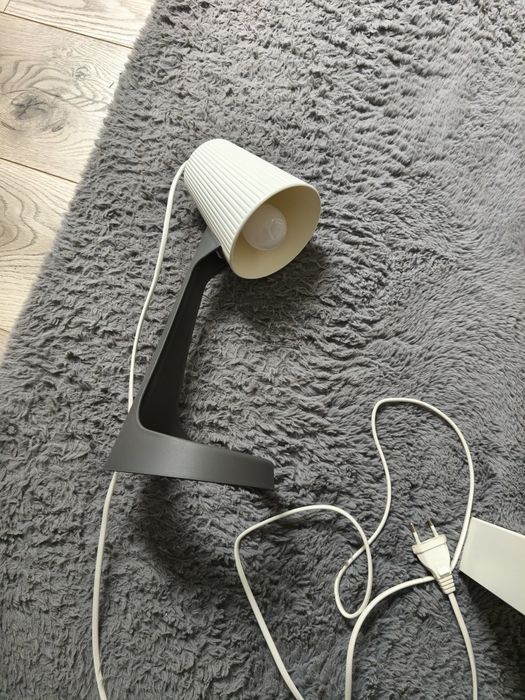 Lampka na biurko LED
