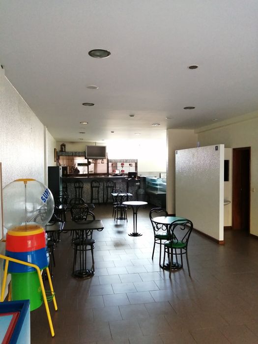 Arrendo estabelecimento comercial para Café ou Restaurante