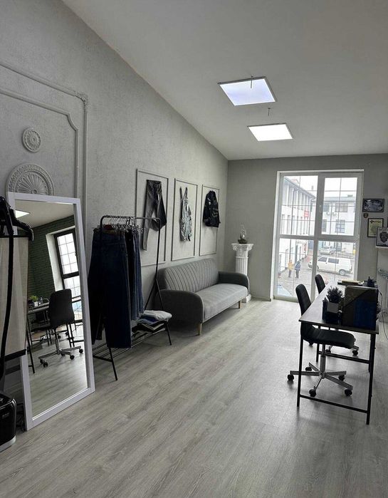 Продаж офісного приміщення 98.8 м2 вул Святослава Хороброго з ремонтом