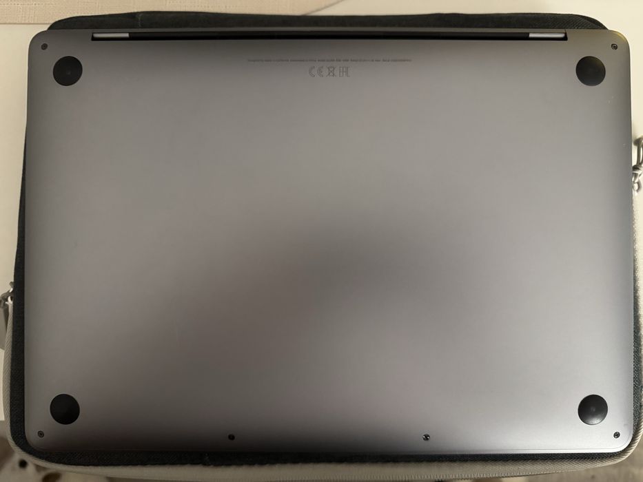 Apple MacBook Pro 13" 2020 | i5 | 16GB RAM | 256GB SSD | Pudełko | Zadbany