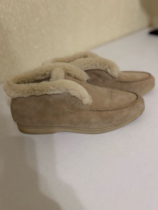 Лоферы Loro Piana Open Walk / Слиперы замшевые с мехом (оригинал)