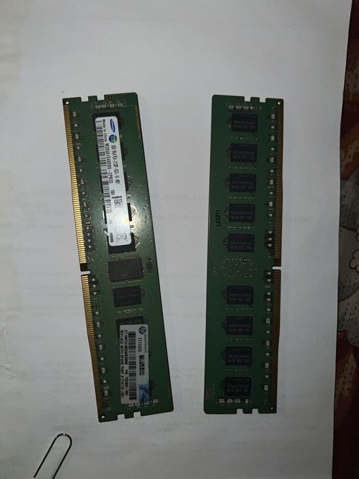 Оперативна пам'ять DDR4 8GB 2400MHz DIMM (2 шт.) б/в
