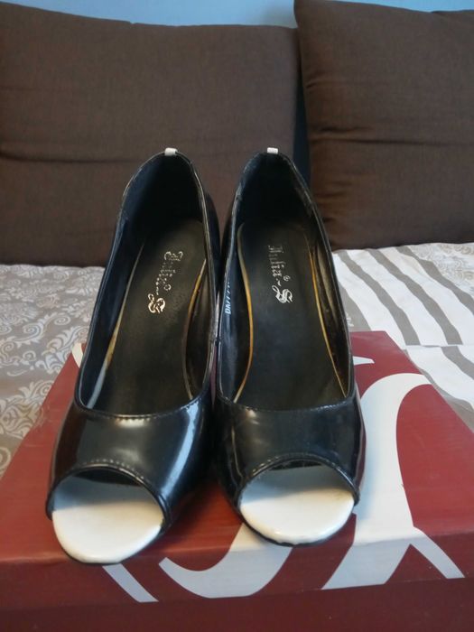 czarno białe szpilki , rozm 36