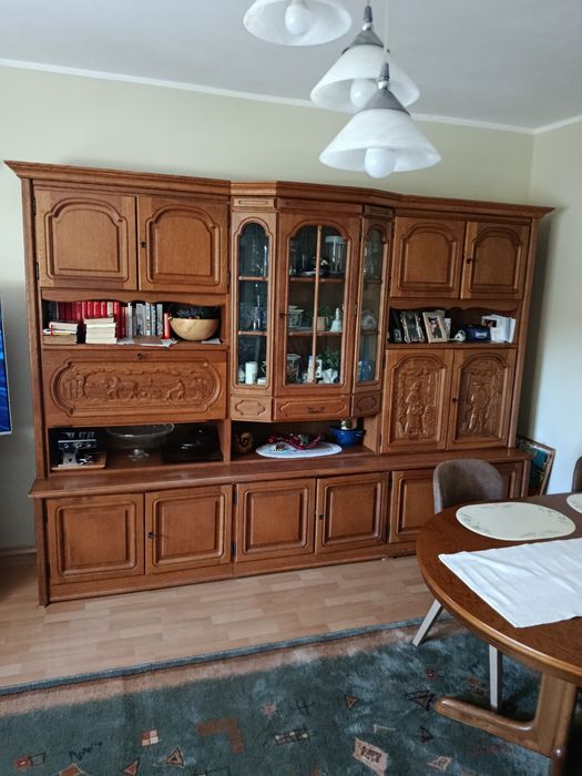 Meblościanka rzeźbiona