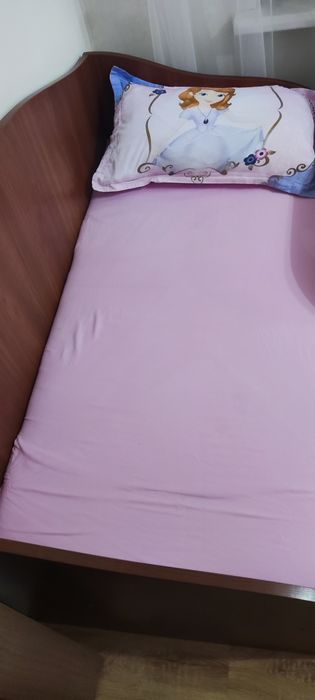 Дитяче ліжко з матрацом, дві глибокі шухляди