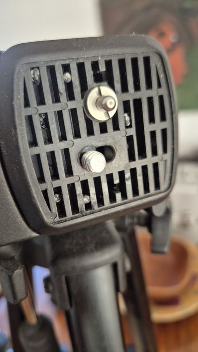 Soligor statyw model VT-460.