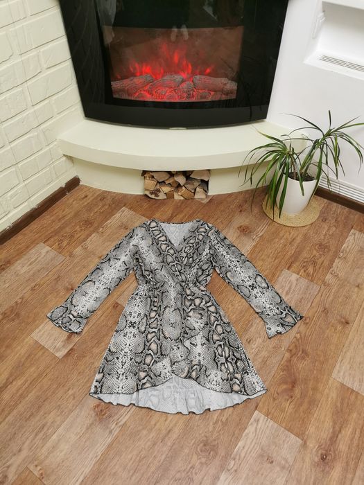 Сукня з анімалістичним пригтом