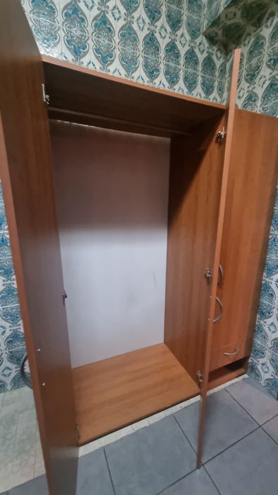 Guarda fatos madeira