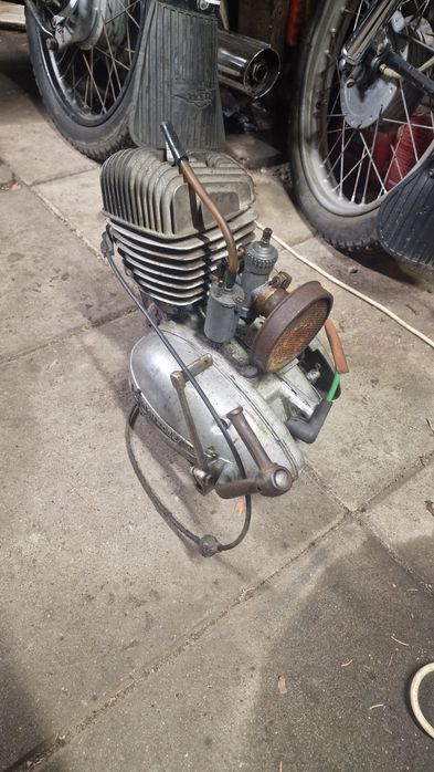 Silnik WSK 125 .