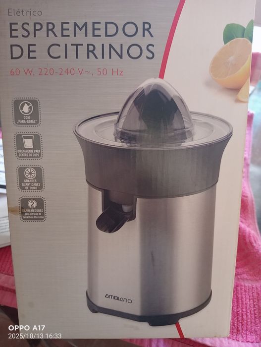 Espremedor de citrinos novo