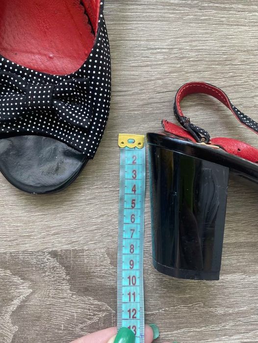 Зручні, стильні,босоніжки, натуральний замш