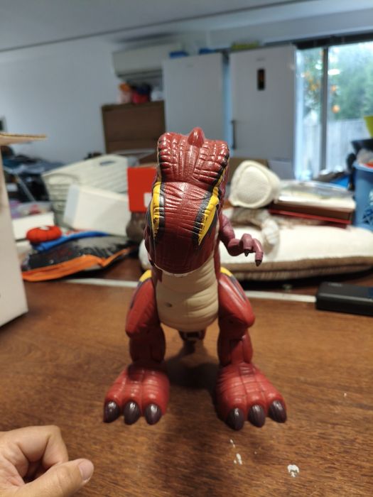Dinossauro com 30cm