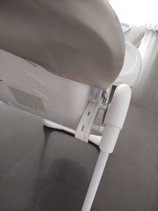 Cadeira de Refeição para Bebé – Confortável e Ajustável