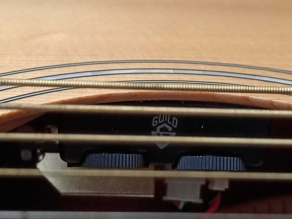 Guild OM-240CE Cw Nat