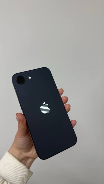 iPhone 16e 128GB Black 100%