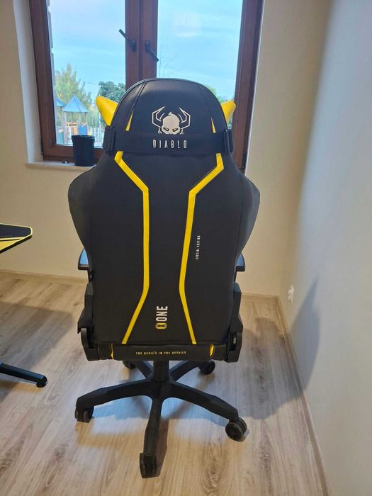 Biurko + fotel gamingowy Diablo Chairs kolor żołty