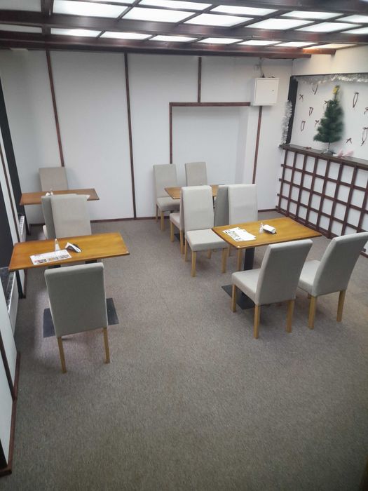 Столи, стільці, лавки для кав'ярні