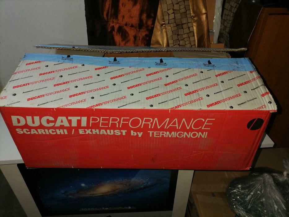 Escape Ducati Monster 696