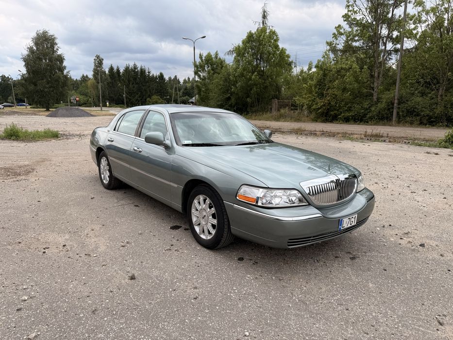 Lincoln Town Car